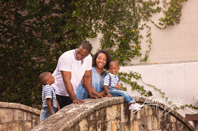 Outdoor family session with a family of 4 in San Antonio, TX